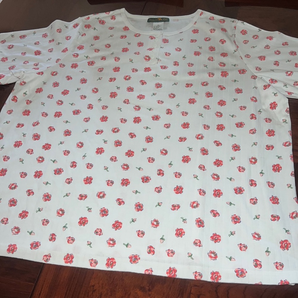 Hunters Run Women’s Floral Short Sleeve Tee **NWOT** Size: 2X